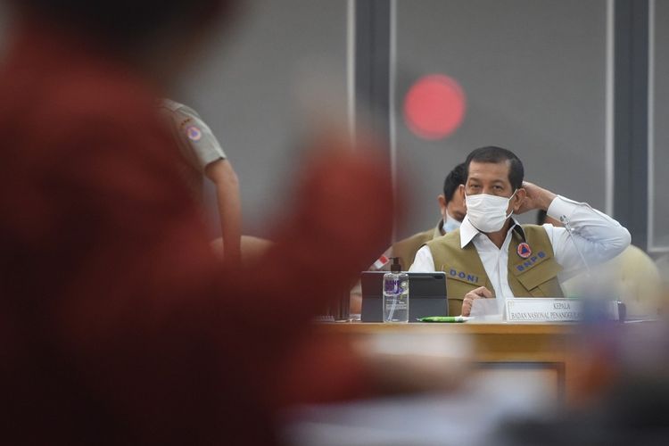 Kepala Badan Nasional Penanggulangan Bencana (BNPB) Doni Monardo mengikuti rapat kerja dengan Komisi VIII DPR di Kompleks Parlemen, Senayan, Jakarta, Kamis (3/9/2020). Rapat itu membahas RKA K/L tahun 2021. ANTARA FOTO/Akbar Nugroho Gumay/nz