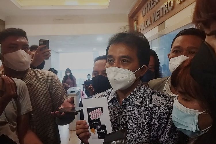 Eks Menpora Roy Suryo saat ditemui di Polda Metro Jaya, Rabu (2/6/2021). 
