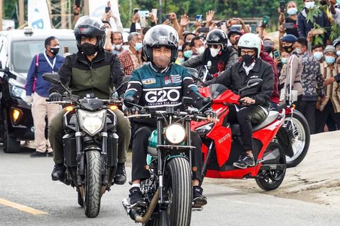 Pakai Motor dan Perlengkapan Karya Anak Bangsa, Jokowi Jelajahi Kawasan Danau Toba