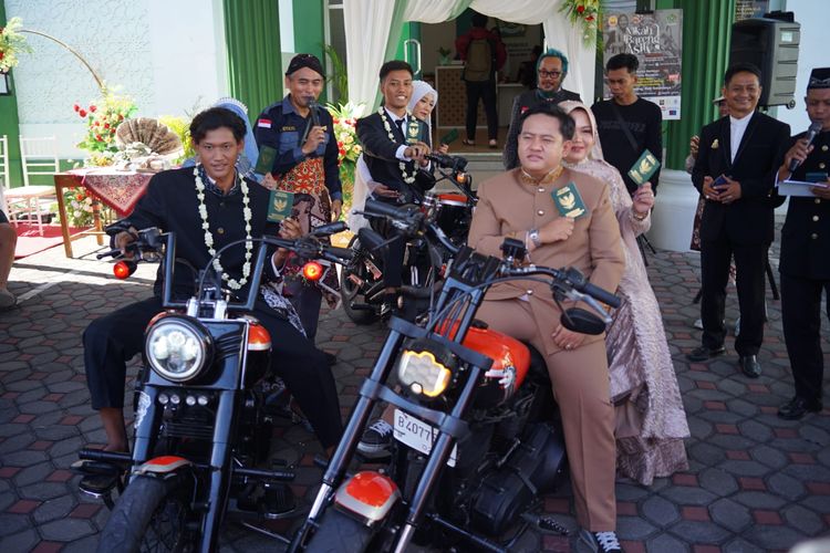 Tiga Pasangan dari Ajang Golek Garwo Jalani Nikah Gratis di Atas Moge