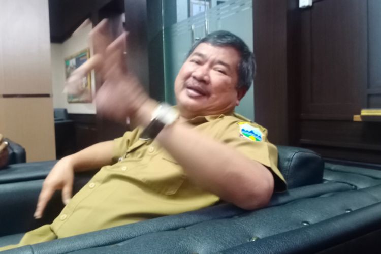 Bupati Garut Rudy Gunawan saat ditemui di ruang kerjanya, Senin (27/03/2023)
