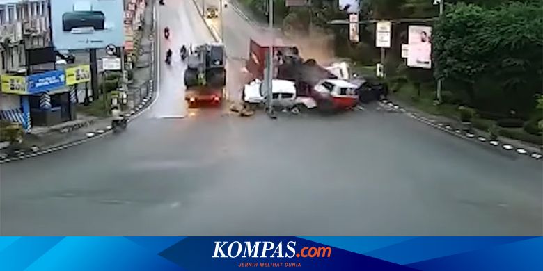 "Mobil Saya Terputar-putar dan Terlempar 10 Meter Usai Dihantam dari Belakang"