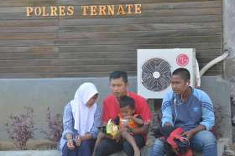 Lima orang Eks Gafatar Kalimantan Timur, asal Ternate dan Kabupaten Kepulauan Sula tiba di Ternate, Maluku Utara, Kamis (25/2/2016)