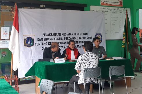 Sejumlah Pemilik Indekos Tak Berizin Ikuti Sidang Yustisi di Kalijodo