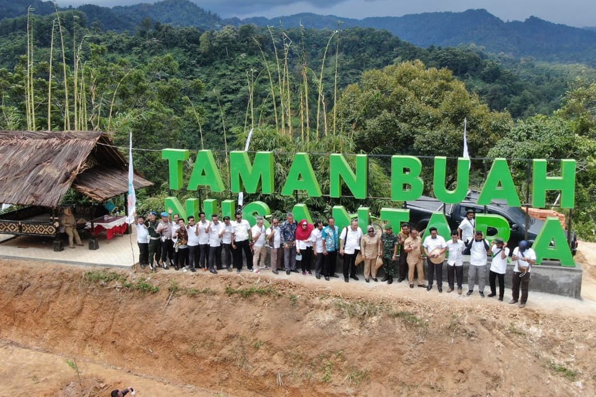 PT Aneka Tambang Tbk (Antam) inisiasi kembangkan Taman Buah Nusantara di Kecamatan Nanggung, Kabupaten Bogor.