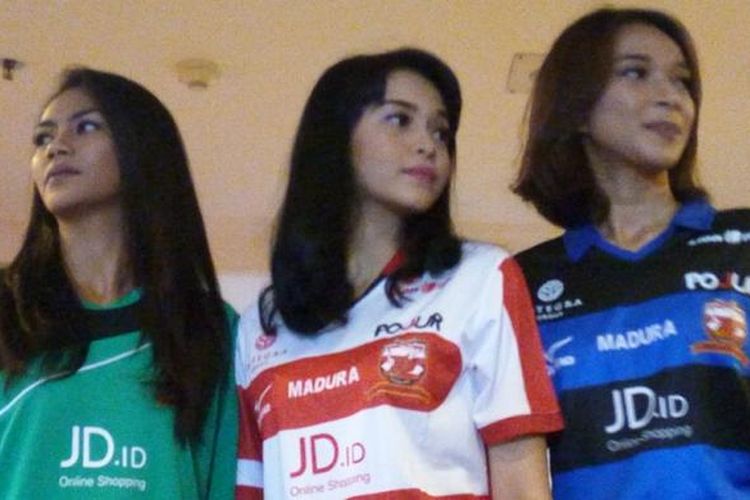 Madura United meluncurkan kostum pertama, kedua, dan ketiga untuk musim kompetisi 2017 di Hotel Century, Jakarta, Rabu (25/1/2017).