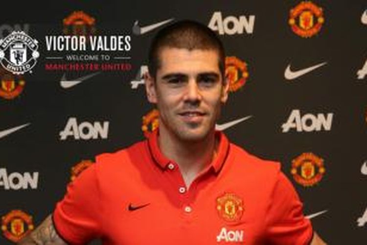 Kiper baru Manchester United, Victor Valdes.