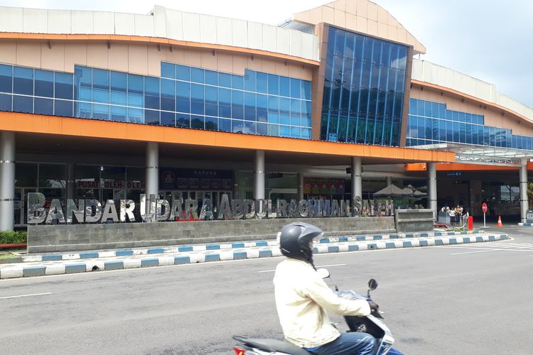Bandar Udara Abdulrachman Saleh, Malang.