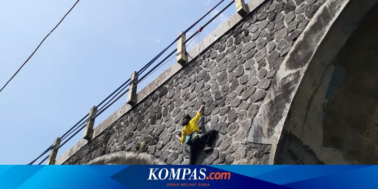 Aksi Pemanjat Cilik Taklukan Jembatan Babarsari Sleman