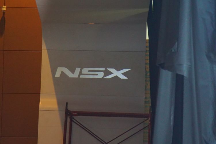 Logo NSX di both Honda