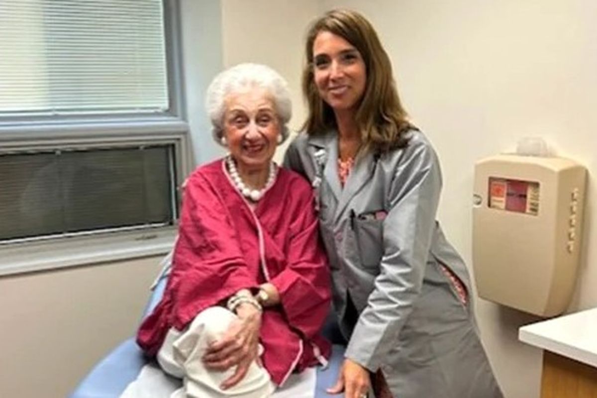 Layne Horwich dengan Dr. Catherine Pesce, dokter bedah onkologi payudara. Horwich usia 100 tahun didiagnosis menderita kanker payudara, tetapi dengan semangat hidup yang tinggi ia sembuh di usia 101 tahun. 