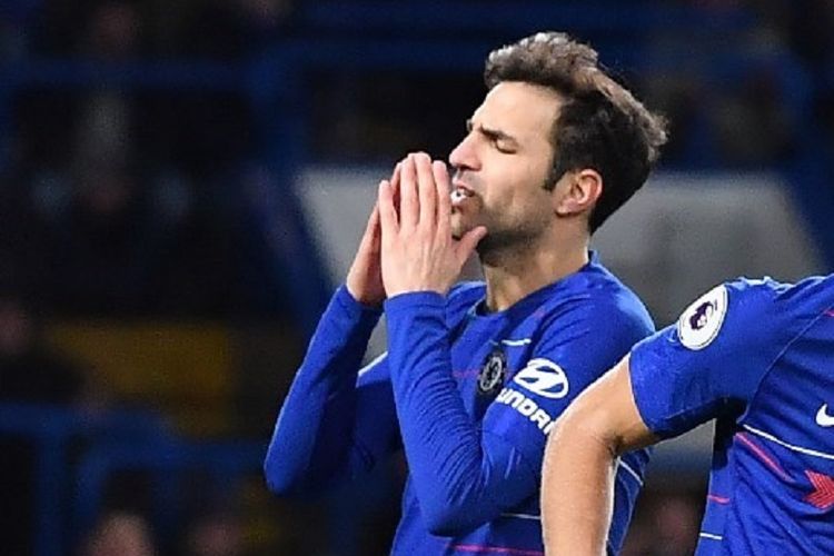 Cesc Fabregas tampak kecewa ketika gagal meyelesaikan peluang pada laga Chelsea vs Southampton di Stadion Stamford Bridge dalam lanjutan Liga Inggris, 2 Januari 2019 