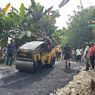 Tak Kunjung Diperbaiki, Warga Desa Wakal Patungan Bangun Jalan Rusak 500 Meter