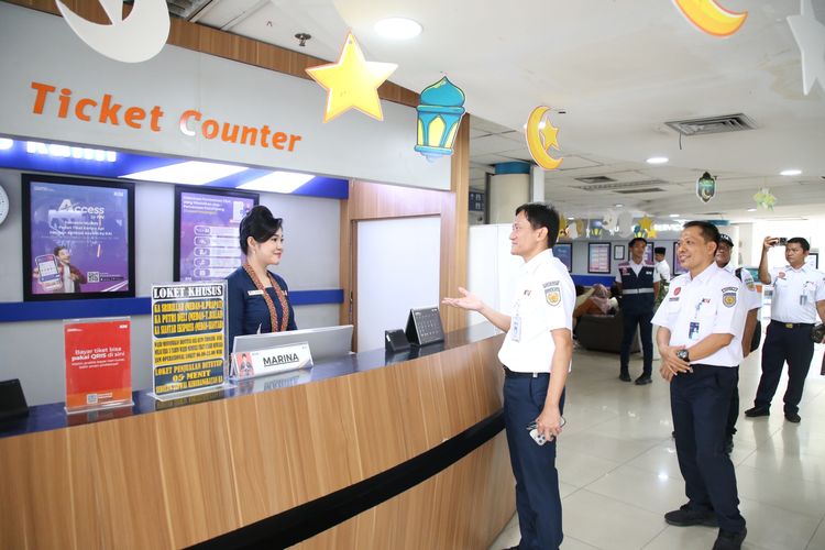 Direktur Utama KAI Bobby Rasyidin melakukan peninjauan ke wilayah Divre I Sumatra Utara (23/3.2026) yang difokuskan di Stasiun Medan sebagai salah satu simpul utama mobilitas pelanggan.