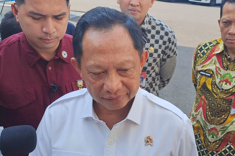 Mendagri Ingatkan Pemda: Percuma Punya Uang Banyak Disimpan, Ekonomi Melambat