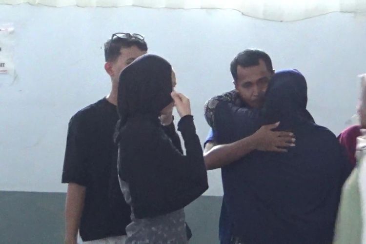 Momen Haru saat Idul Fitri di Balik Jeruji, Warga Binaan Lapas Palopo Bertemu Keluarga