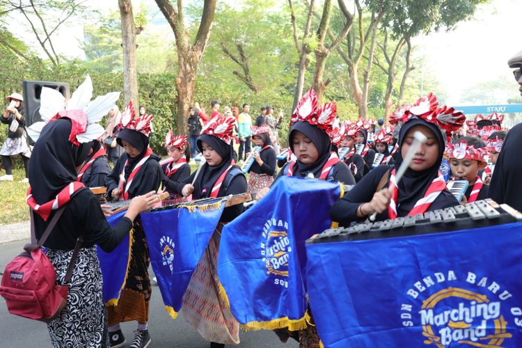 Tangerang Selatan gelar Parade Budaya Nasional dan Internasional sebagai wujud representasi budaya masyarakat Tangsel.