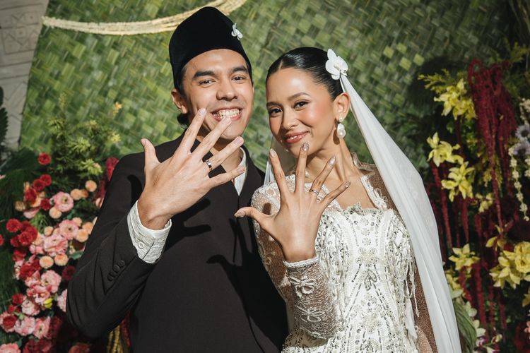 5 Gaya Pernikahan Mario Caesar dan Givina Lukita Dewi, Klasik dan Modern