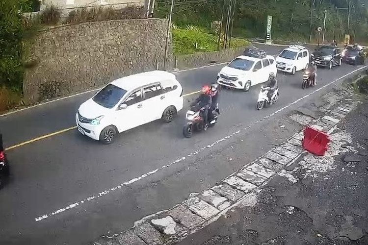 Arus Balik dan Libur Lebaran 2026, Ratusan Ribu Kendaraan Melintas di Jalur Puncak Bogor