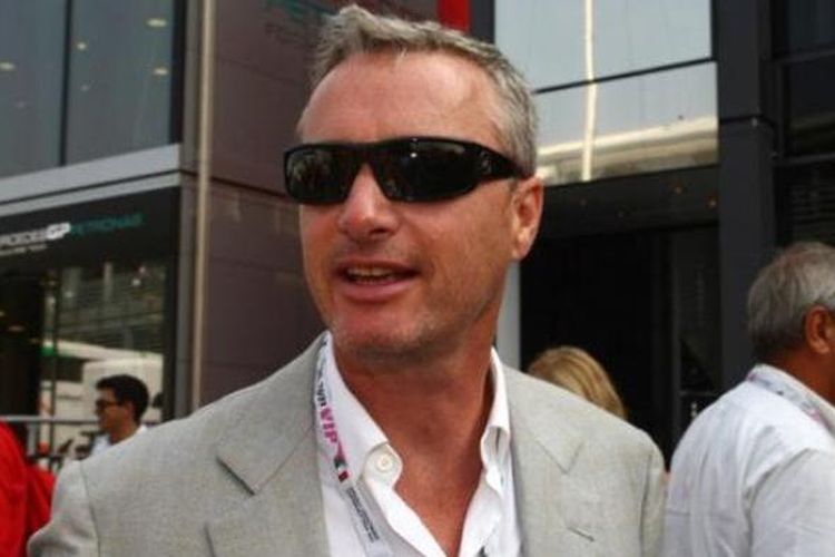 Mantan pebalap Formula 1, Eddie Irvine.