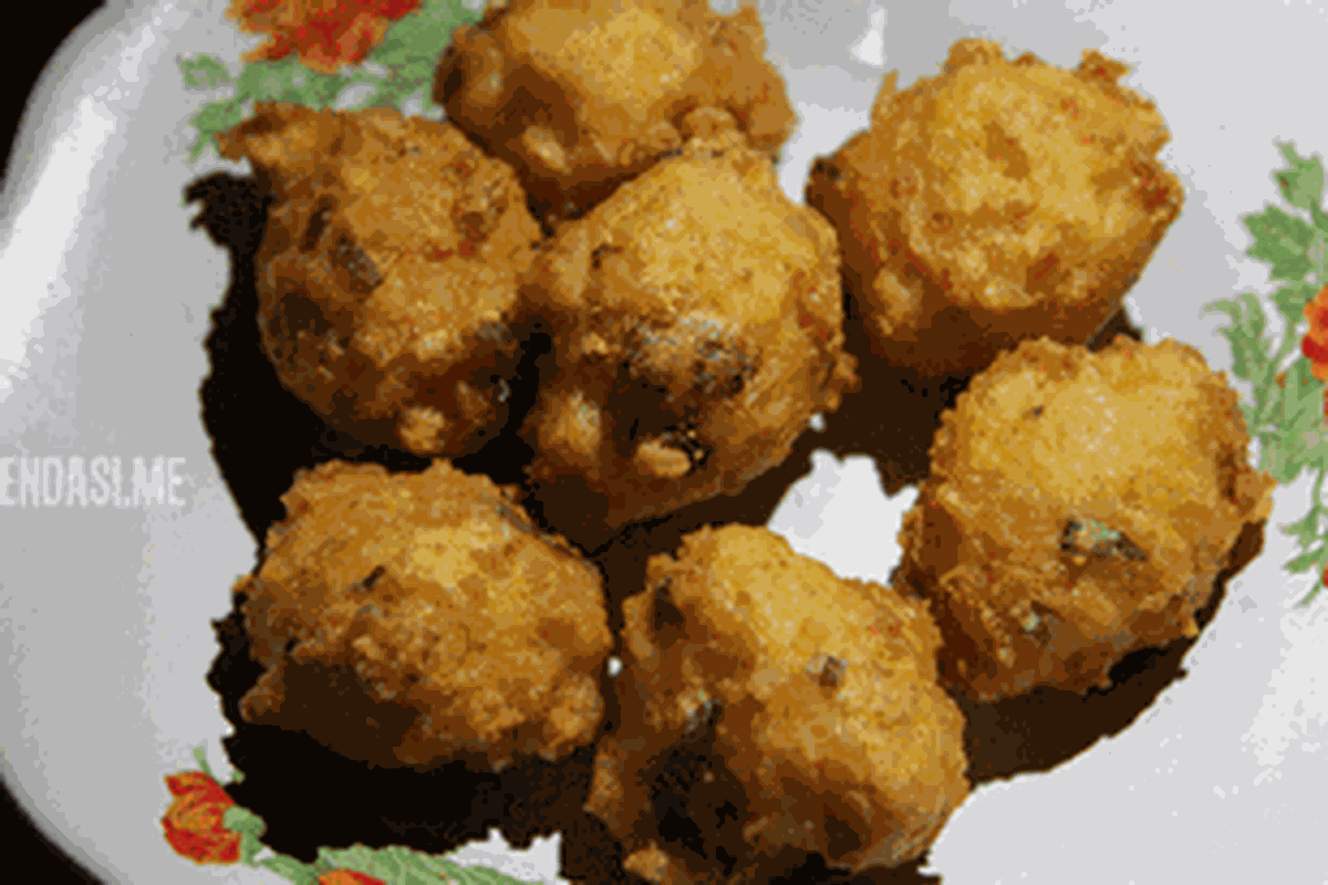 Perkedel Bondon di Bandung, Jawa Barat.