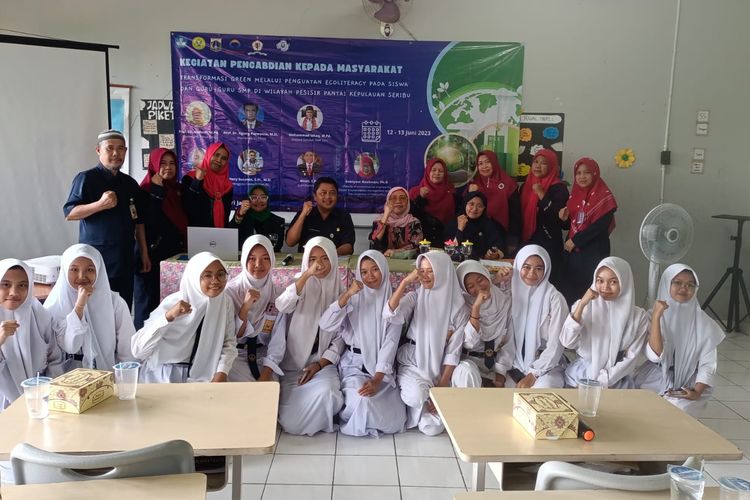 PPM Pascasarjana UNJ mengangkat tajuk Transformasi Green Melalui Penguatan Ecoliteracy pada Siswa dan Guru-Guru SMP di Wilayah Pesisir Pantai Kepulauan Seribu dan dilaksanakan 12 Juni 2023 secara hibrid. 