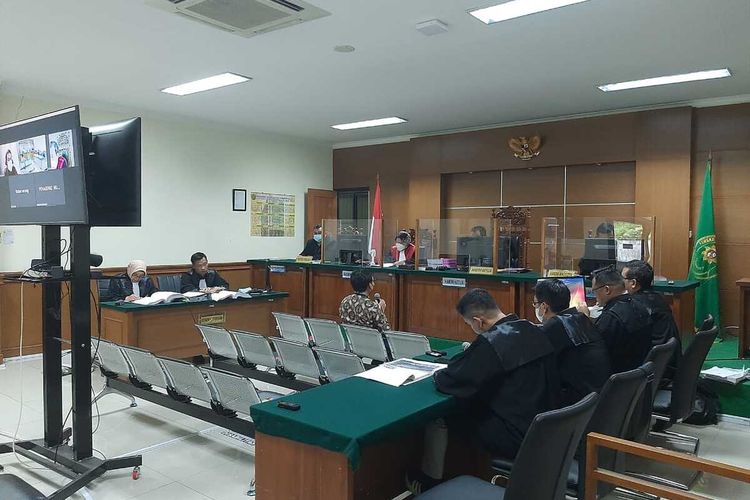 Ahli Pabean Pusdiklat Bea dan Cukai Ribut Sugianto menjadi saksi ahli dalam sidang kasus dugaan pemerasan Perusahaan Jasa Titipan di Bandara Soekarno Hatta