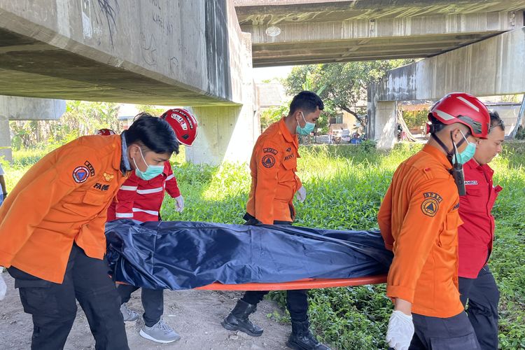 Jenazah Pria Ditemukan di Bawah Jembatan Tol Waru-Juanda, Ada Cairan Hitam Keluar dari Mulut
