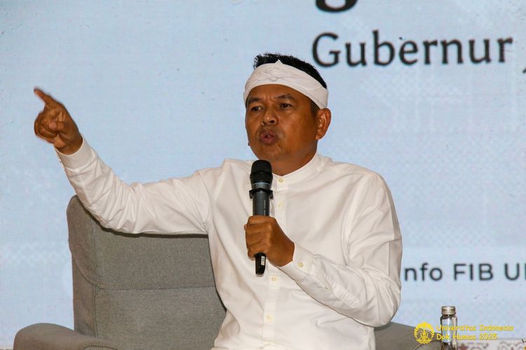 Gubernur Jawa Barat Dedi Mulyadi marah besar ketika sekelompok suporter Persikas Subang membentangkan spanduk bertuliskan ?Selamatkan Persikas?, Rabu (28/5/2025) malam.