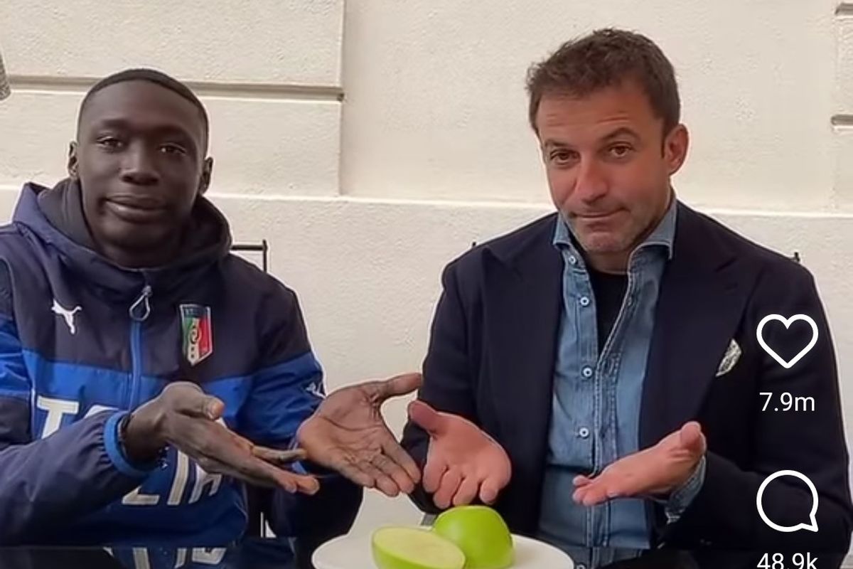 Khaby Lame bersama legenda Juventus Alessandro Del Piero dalam sebuah videonya.