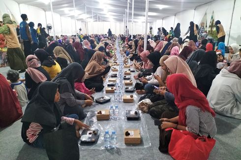 Cerita Jemaah Buka Puasa di Masjid Raya Sheikh Zayed Solo, Kaget Ditegur karena Salah Duduk Saat Pembagian Takjil