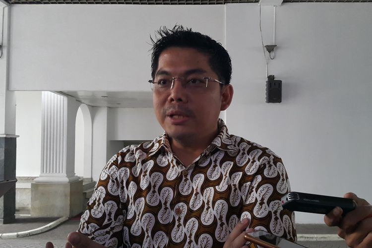 Juru bicara gubernur dan wakil gubernur terpilih DKI Jakarta Anies Baswedan dan Sandiaga Uno, Naufal Firman Yursak.