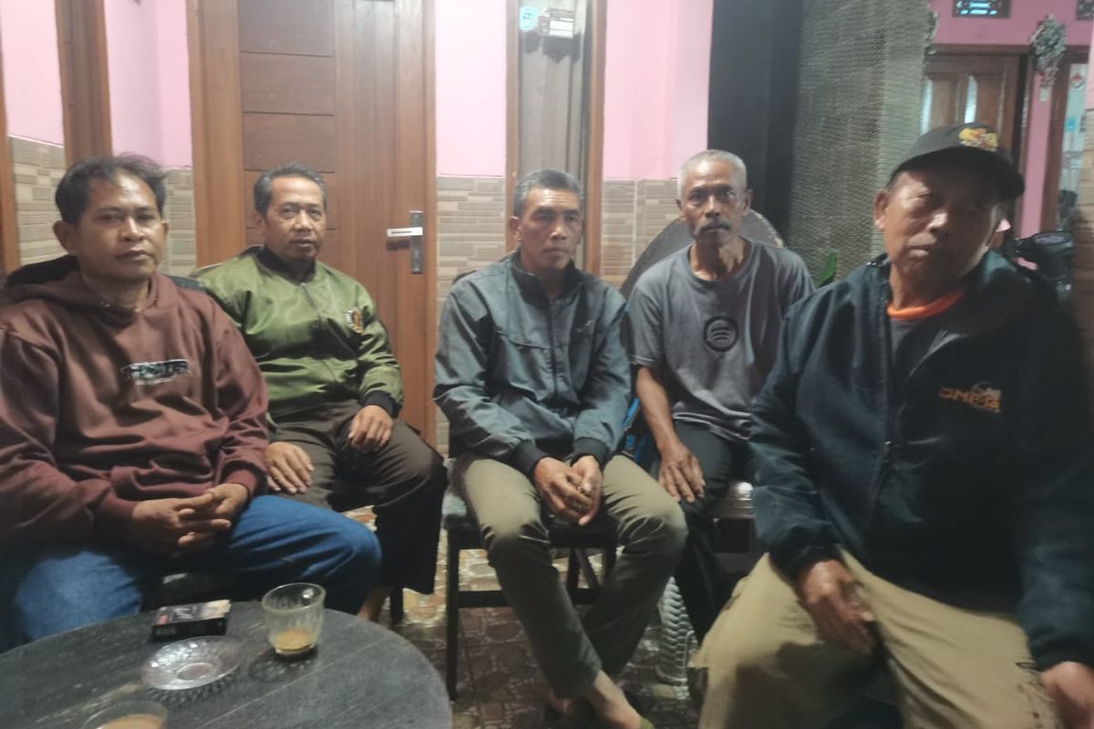 Warga Punclut menyampaikan keluhannya terkait villa di sekitar wilayahnya yang merusak jalan dan tidak izin ke tetangga. Keluhan itu pun disampaikan ke Gubernur Jabar Dedi Mulyadi. 