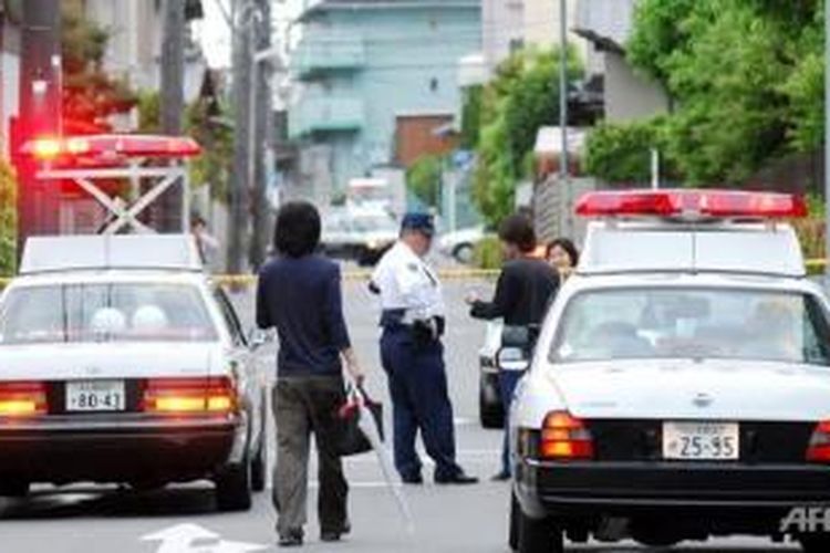 Polisi Jepang, Kamis (9/1/2014), akhirnya menangkap seorang tersangka pemerkosa yang sebelum kabur dari kantor kejaksaan. Ribuan polisi negara itu dikerahkan untuk mengejar si tersangka itu yang dikatakan berumur 20 tahun. 