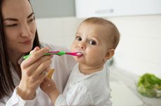Kenapa MPASI Dimulai dari 6 Bulan? Ini Penjelasan Dokter
