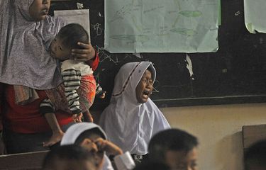 5 Cara Atasi Anak Menangis dan Rewel di Hari Pertama Sekolah