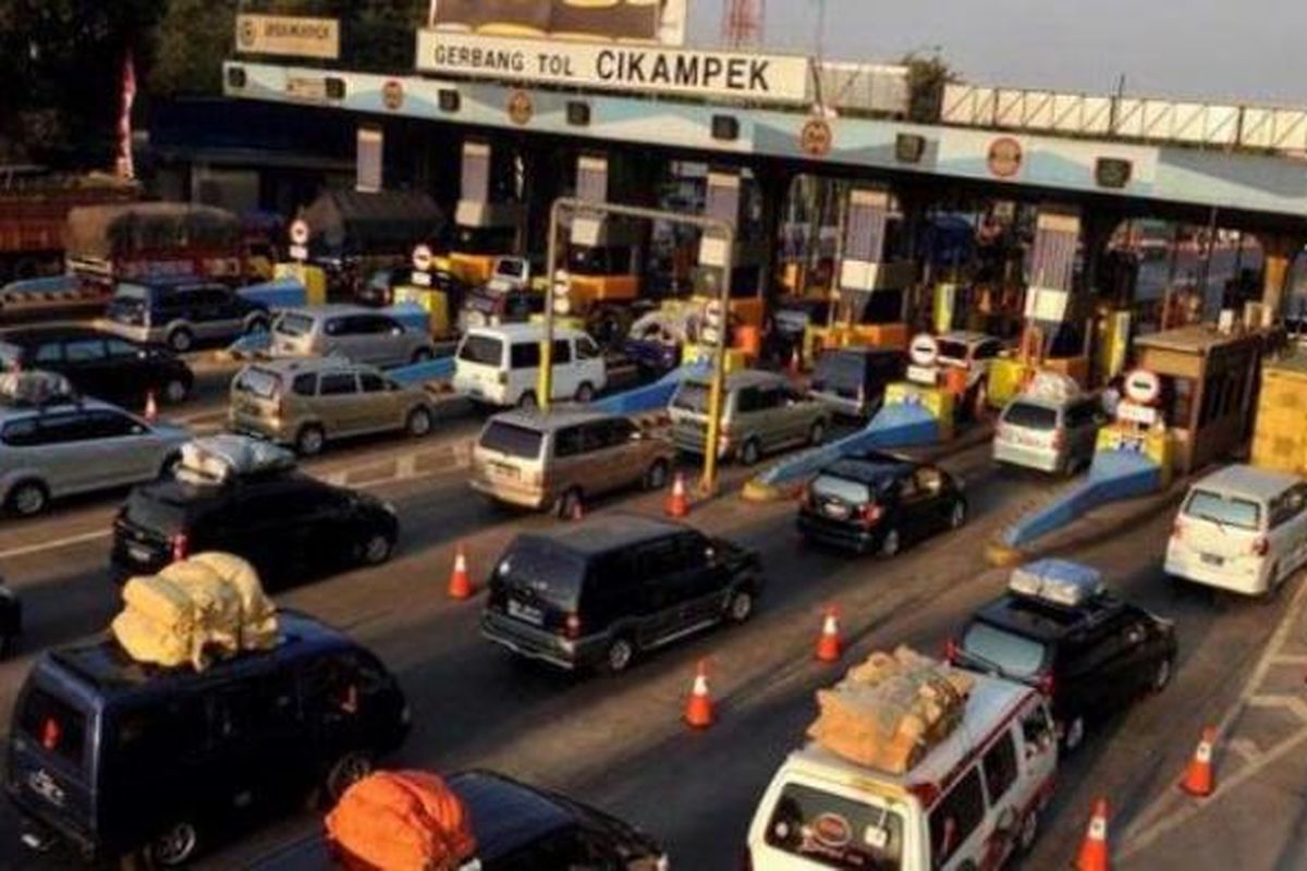 Jalan tol Jakarta-Cikampek.