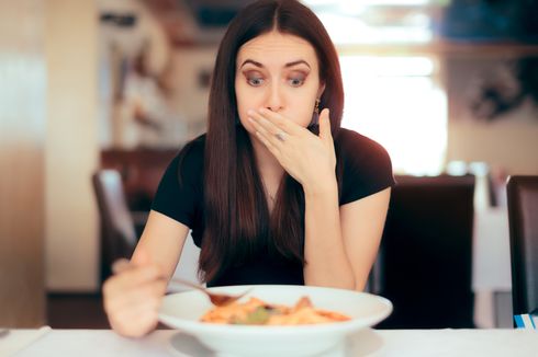 5 Penyebab Perut Mual Setelah Makan