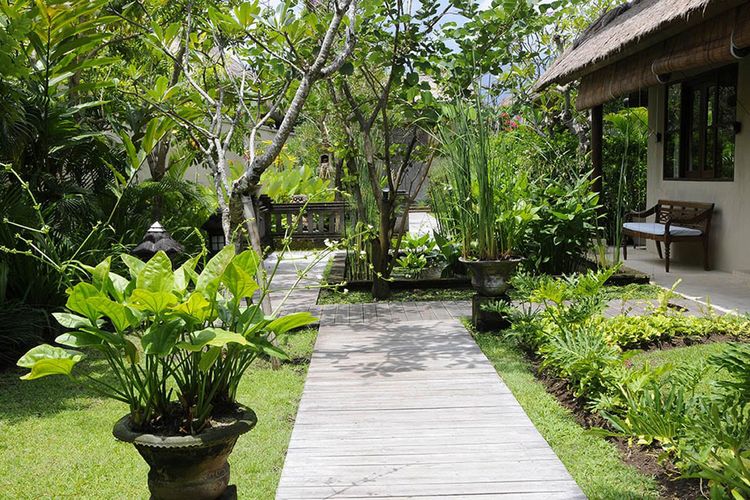 Taman bergaya Bali bergaya tropis, karya Ultimate Bali 