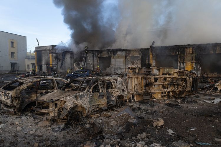 Rusia Gempur Ukraina Pakai Rudal Latihan yang Sering Meleset, Kenapa Begitu?