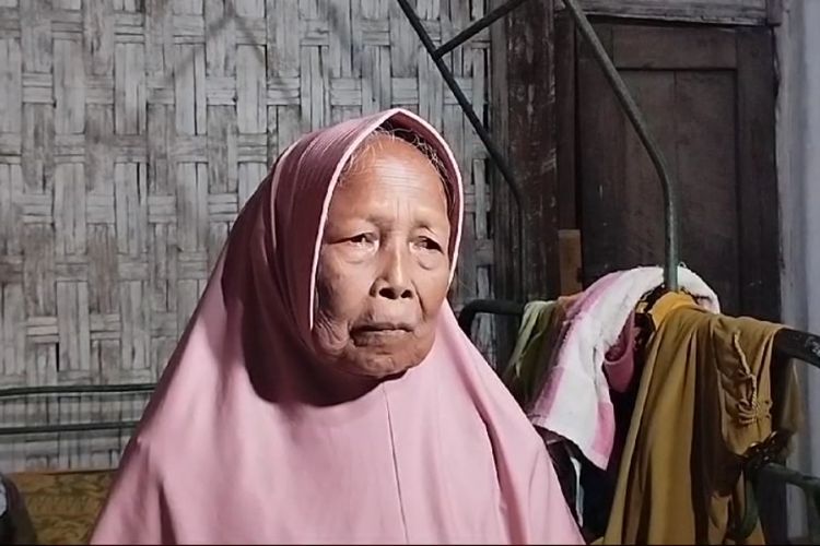 Bahriyah (61) warga Jl. Sersan Mesrul Kelurahan Gladak Anyar Kabupaten Pamekasan, tersangka sengketa tanah dengan keponakannya sendiri Sri Suhartatik. Bahriyah mengajukan pra peradilan untuk menemukan keadilan.