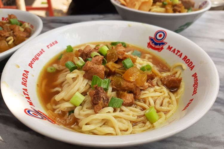 Mie Ayam Gatot Prayitno yang dihargai Rp 5.000 per porsi.