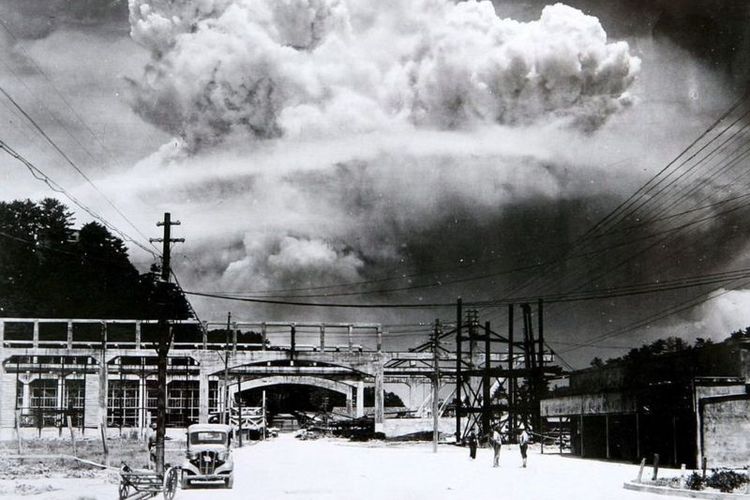 Kota Kokura luput dari pengeboman pada 9 Agustus 1945, selang beberapa menit bom atom kemudian dijatuhkan di kota Nagasaki.