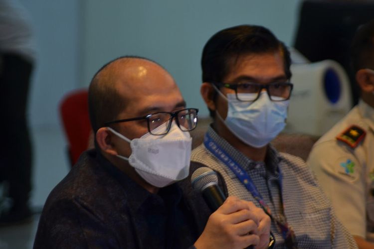 Direktur Utama PT Kimia Farma Diagnostik, Adil Fadillah Bulqini menjelaskan, PT Kimia Farma Diagnostik adalah cucu PT Kimia Farma Tbk. Dijelaskannya, pihaknya mendukung proses pemeriksaan dan penyelidikan pihak kepolisian terkait dugaan penggunaan bahan habis pakai secara berulang. Menurutnya, hal tersebut sangat bertentangan dengan prinsip dan Standard Operation Procedure (SOP).