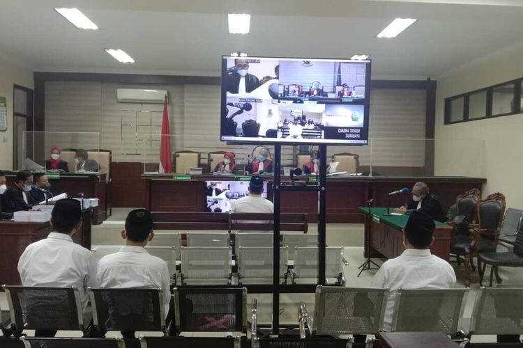 Suasana sidang pembacaan tuntutan perkara korupsi Bupati nonaktif Nganjuk Novi Rahman Hidayat Cs di Pengadilan Tipikor Surabaya, Senin (1/11/2021). Foto: Tim Penerangan Kejari Nganjuk
