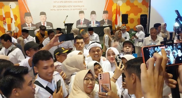 Survei Indikator Pilkada Jawa Barat: Dedi-Erwan Unggul di Basis PKS