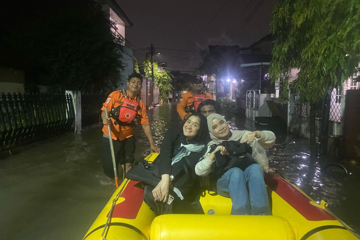 Dua Perumahan di Bekasi Sempat Terendam Banjir hingga 100 Cm