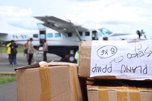 Gunakan Pesawat, KPU Luwu Utara Kirim Logistik Pemilu ke Seko, Kecamatan Terjauh dan Tersulit