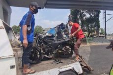 Detik-detik Pengendara Motor Tewas Ditabrak Kereta Bandara di Pesing, Korban Sempat Ragu Saat Terobos Rel