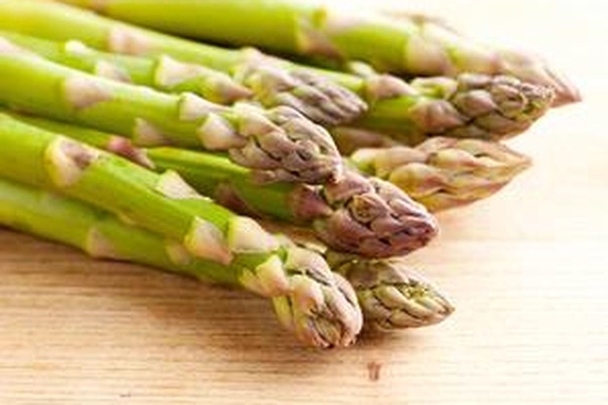 Asparagus juga memiliki manfaat probiotik, sehingga meringankan gas dalam perut.